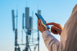 Read more about the article How communication works between mobile phones