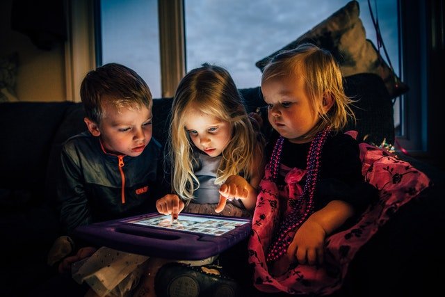 Read more about the article <strong>Impact of Technology on today’s Kids</strong>